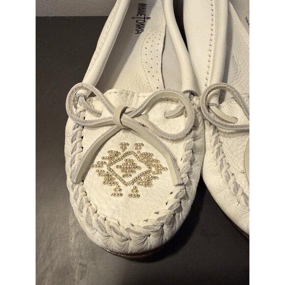 Minnetonka Deerskin Leather Gold Beaded Moccasins White Size 7.5/8 Rare Colorway - Picture 2 of 10